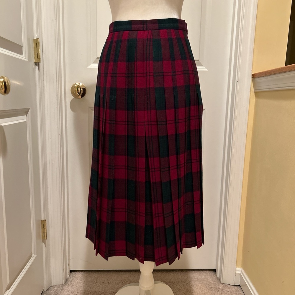 Vintage Laird-Portch of Scotland Wool Plaid Pleated. Waist 24”. Size 8.